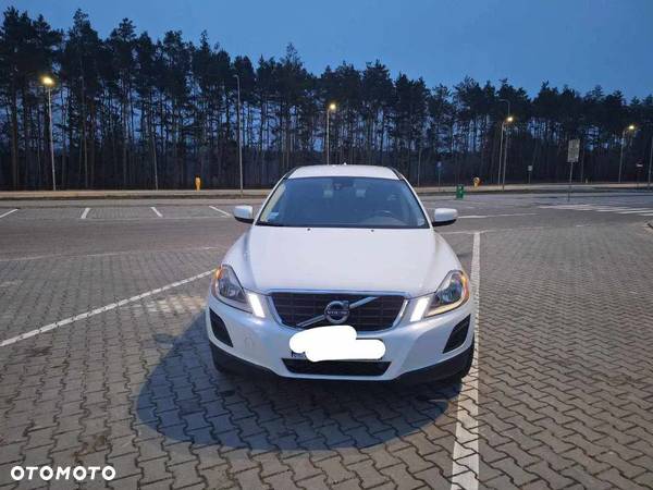 Volvo XC 60 D5 AWD Momentum - 4