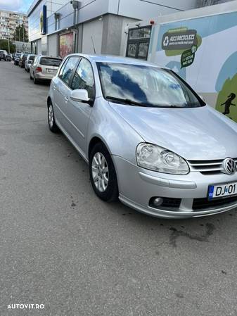 Volkswagen Golf - 2