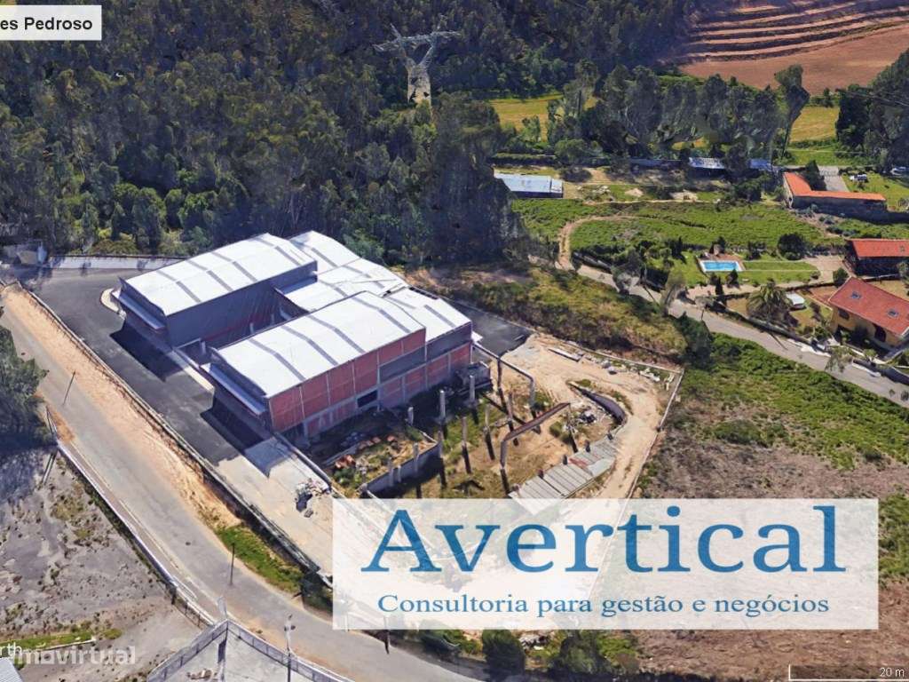 Condomínio com 16 armazéns-6