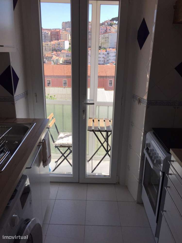 Quarto - localizado em Intendente Lisbon - Grande imagem: 5/7