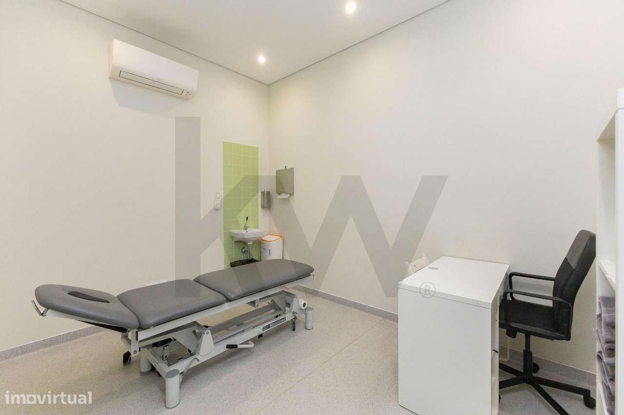 LOJA Premium em Gaia: Clínica/Escritório "Chave na Mão" ao Lado da Lin-15