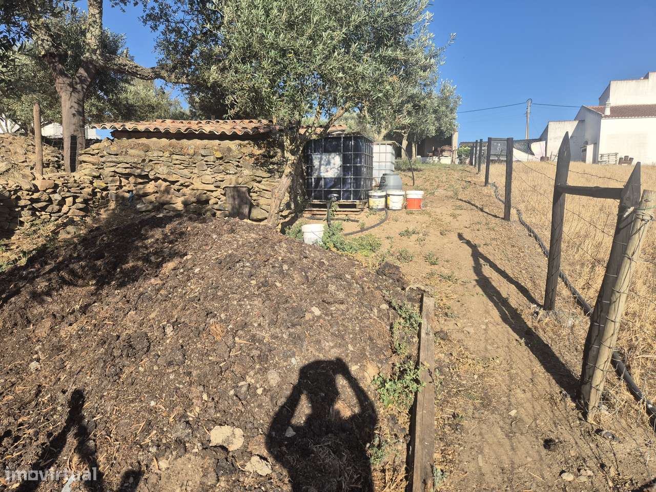 Moradia terrea com terreno todo vedado na Aldeia dos Fernandes-11