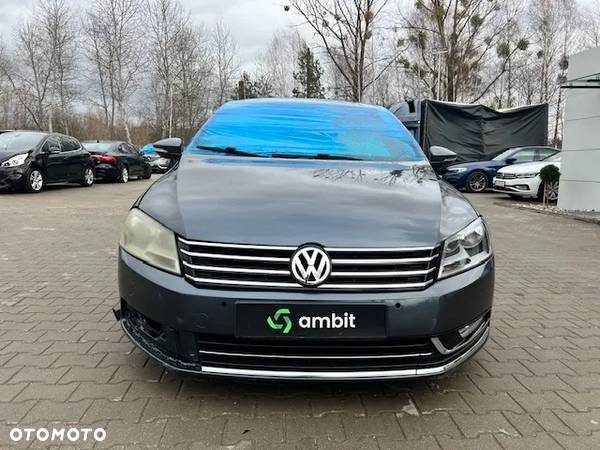 Volkswagen Passat - 2