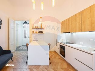 Apartament cu 3 camere de vânzare în ”Casa cu LEI” , Ultracentral