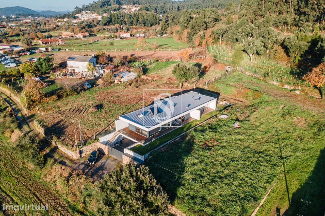 Moradia Individual T3, com jardim e vistas desafogadas-34