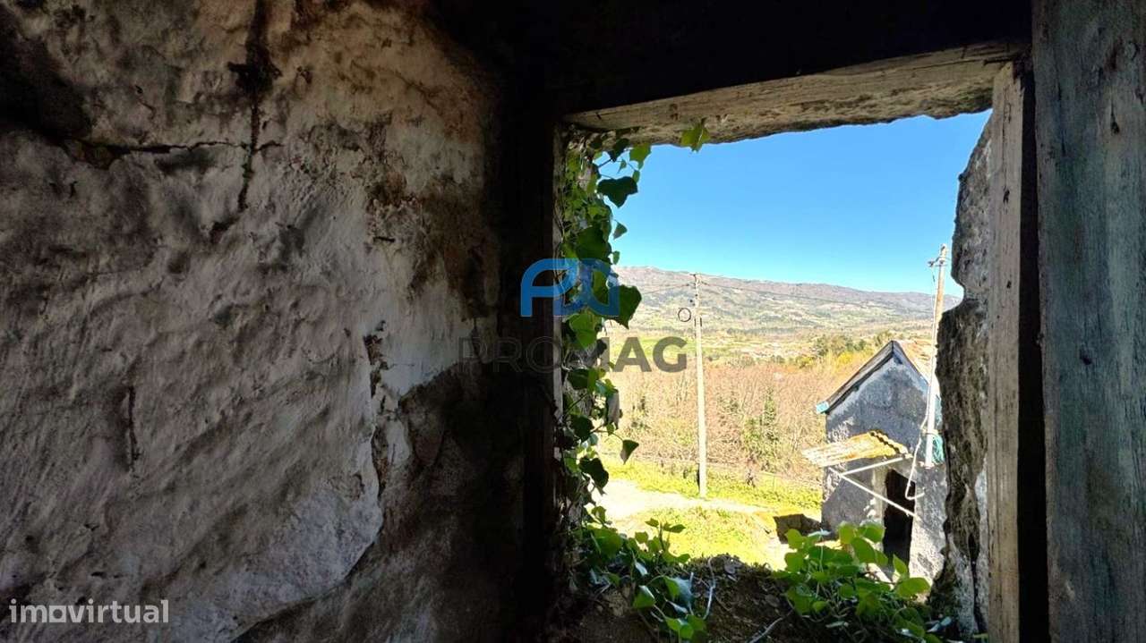Oportunidade Única: Conjunto 3 Moradias em Granito Vistas Panorâmicas-29