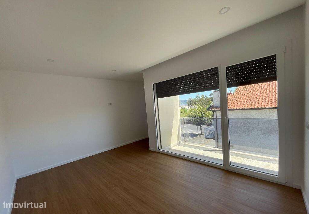 Excelente moradia em banda V3 em Arões - Grande imagem: 3/10