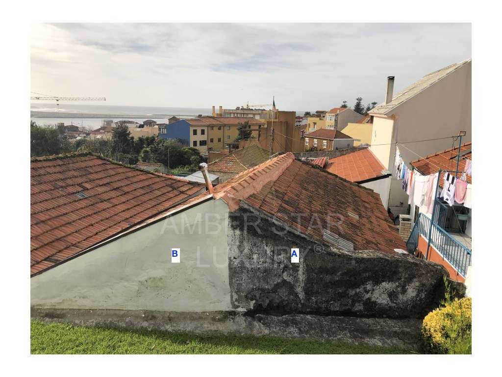 Moradia T3 com Projeto Aprovado na Foz Velha-9