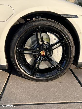 Porsche Taycan 4S Performance Plus - 16