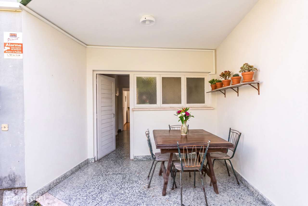 Moradia T4 Independente com Jardim e Garagem | Alto da Parede-14