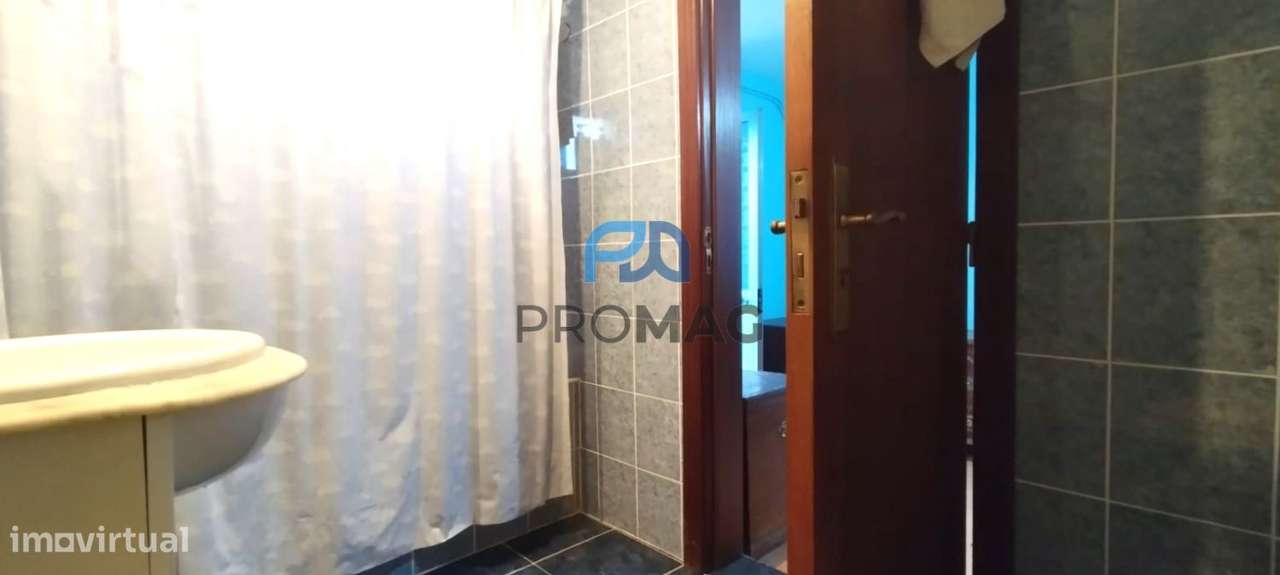 Moradia V3+1 em Anreade (Resende)-11