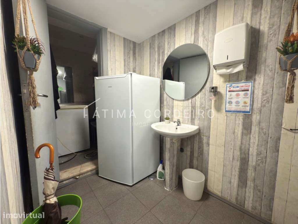 café snack bar junto á escola Anselmo de Andrade, para cedência de ... - Grande imagem: 5/9