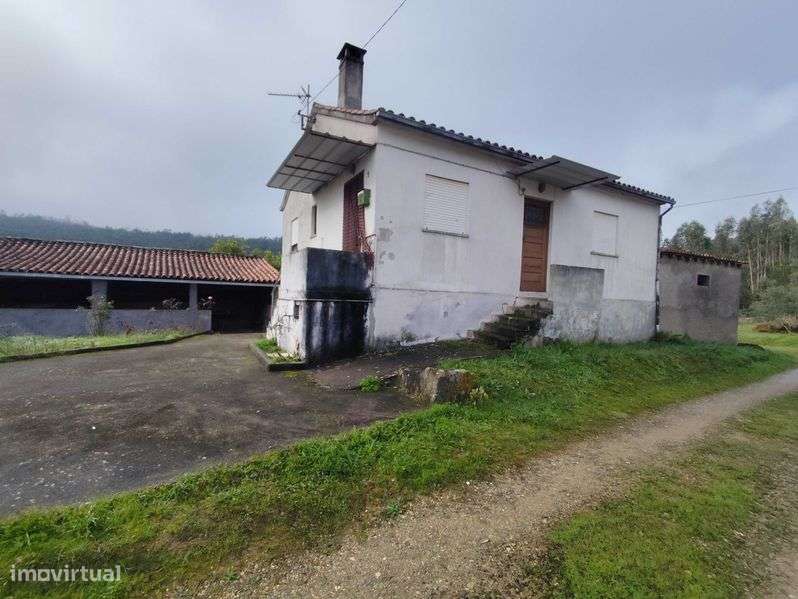 Moradia Isolada para Recuperar com Terreno - Grande imagem: 4/12