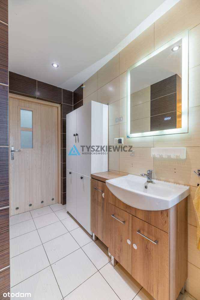 Dom w zabudowie bliźniaczej z ogrodem i sadem-17