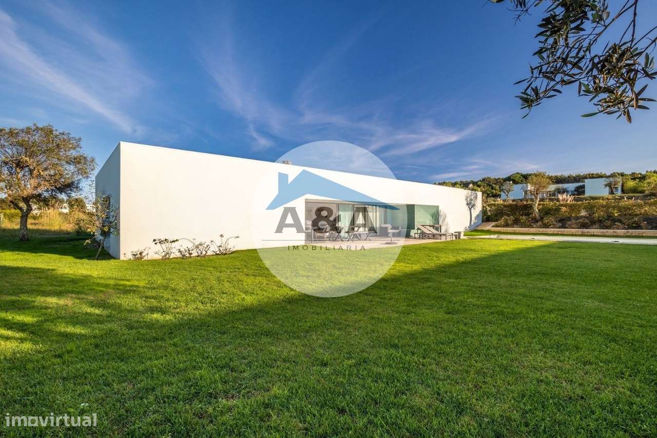 Villa Exclusiva de Arquitetura Contemporânea inserida na Natureza d...-23