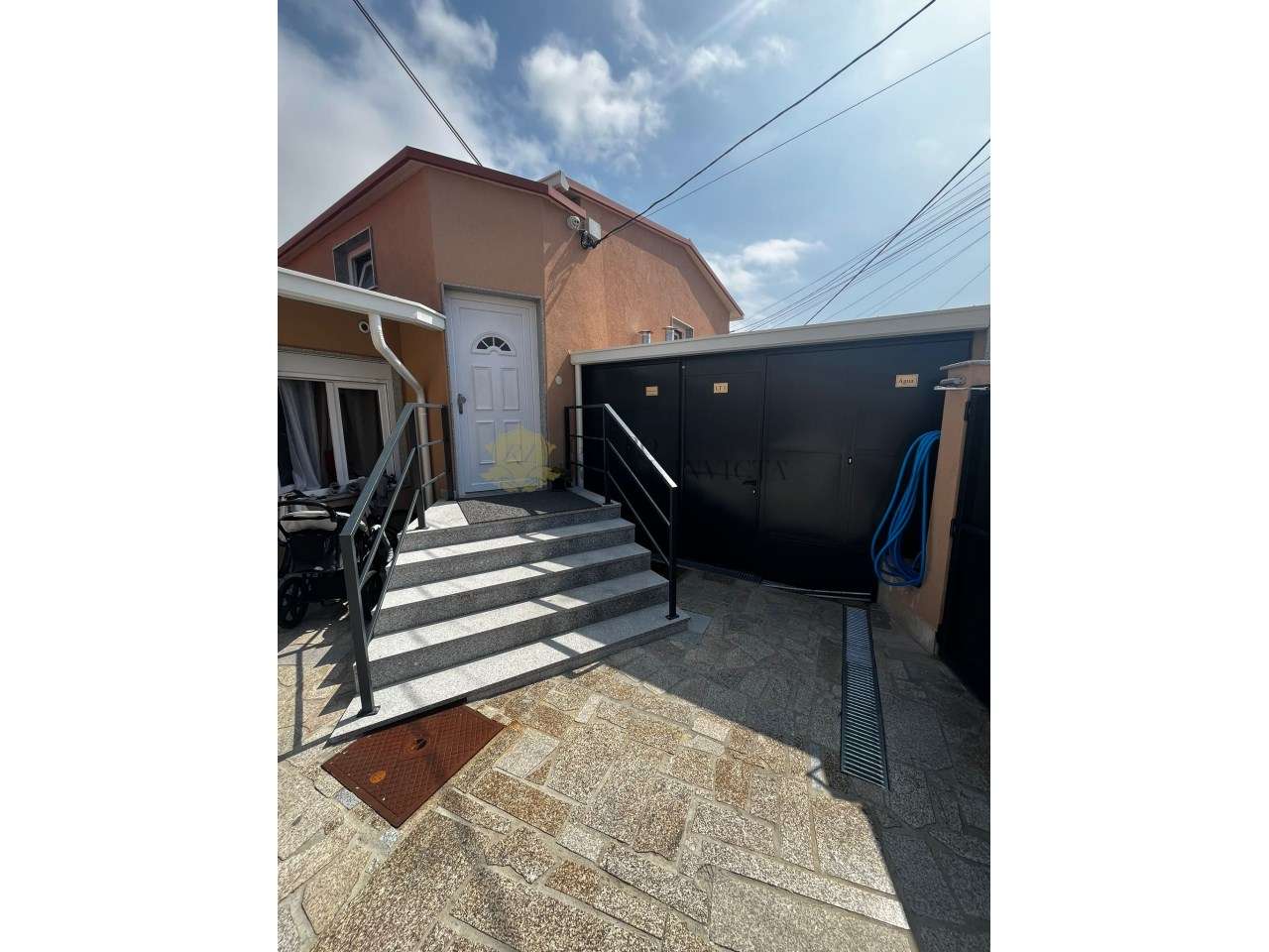 Prédio com 8 apartamentos em Canidelo - vila Nova de Gaia - Grande imagem: 4/58