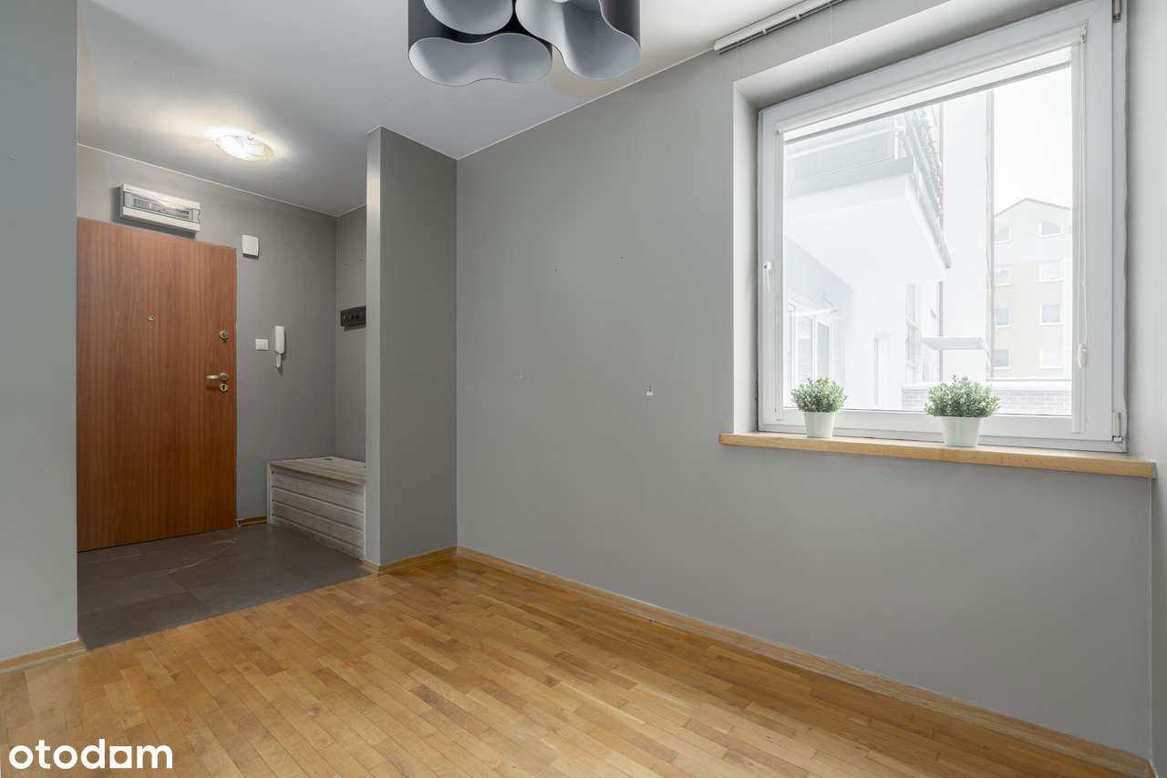 Przestronne mieszkanie z tarasem – idealne do własnej aranżacji-12