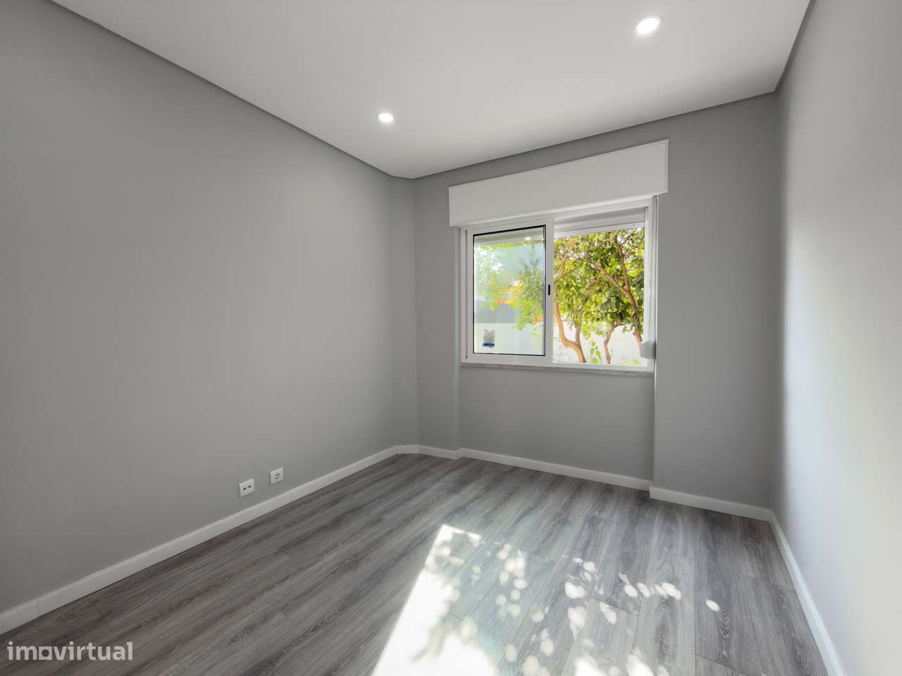 Apartamento T3 com logradouro, totalmente renovado-11