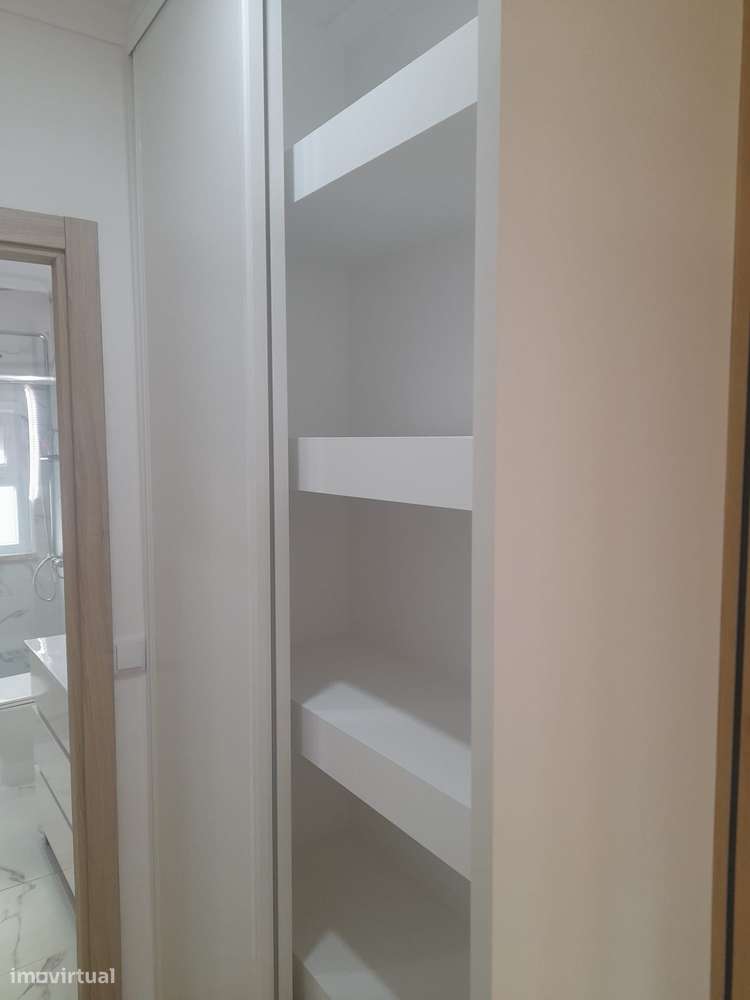 T2 renovado com segurança e vista cidade-10