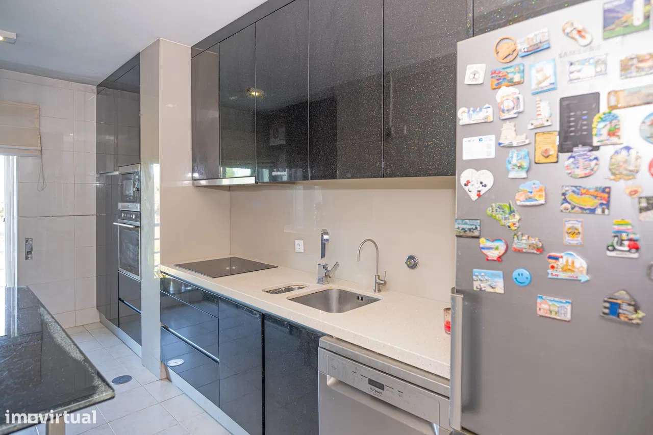 T3 com Suíte | Condomínio Fechado com Piscina | Barcelinhos-10