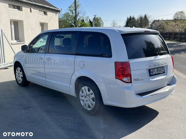 Dodge Grand Caravan - 4