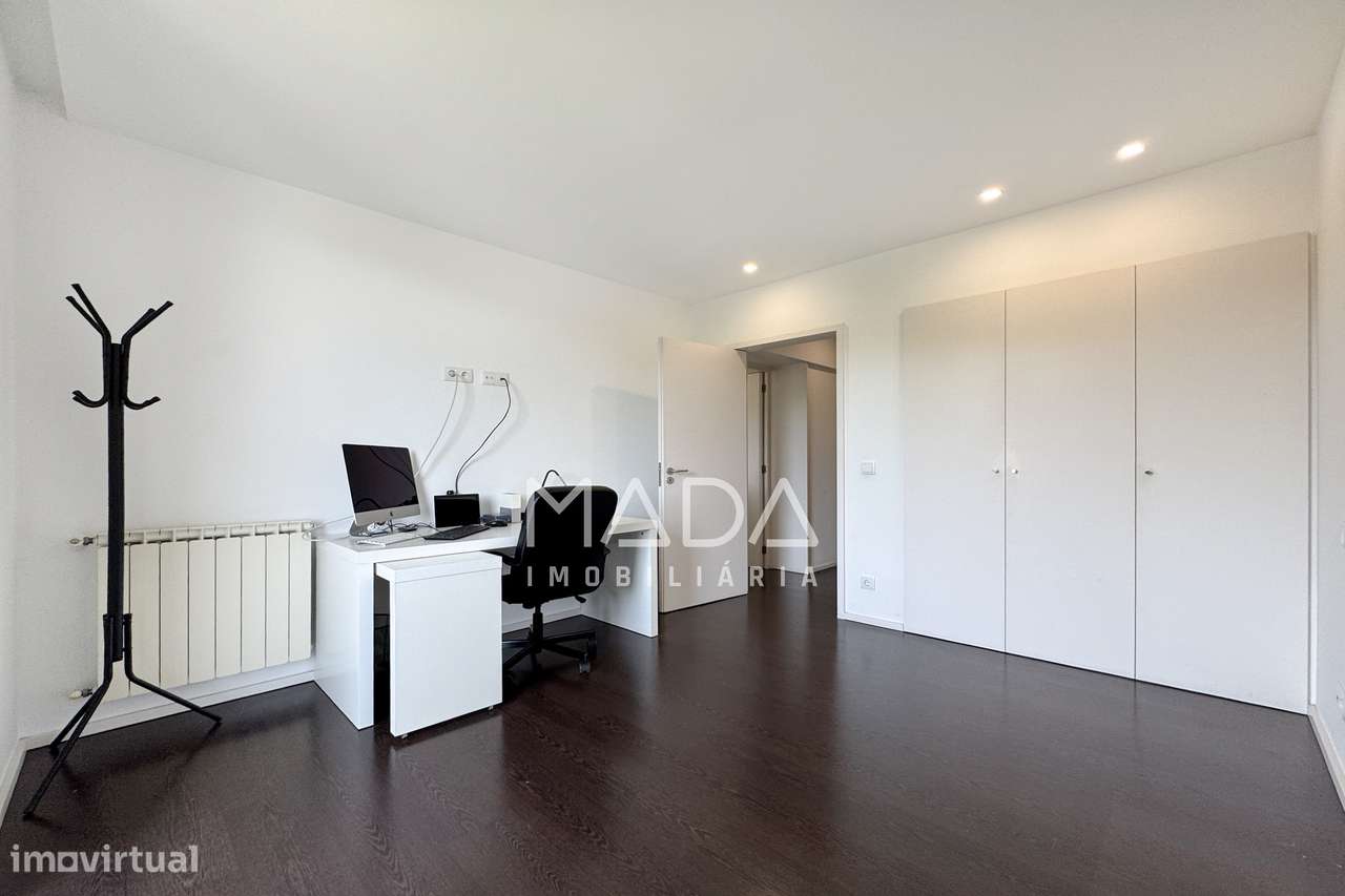 Apart. de luxo T3 (último piso) c/vistas p/Castelo de Guimarães-26