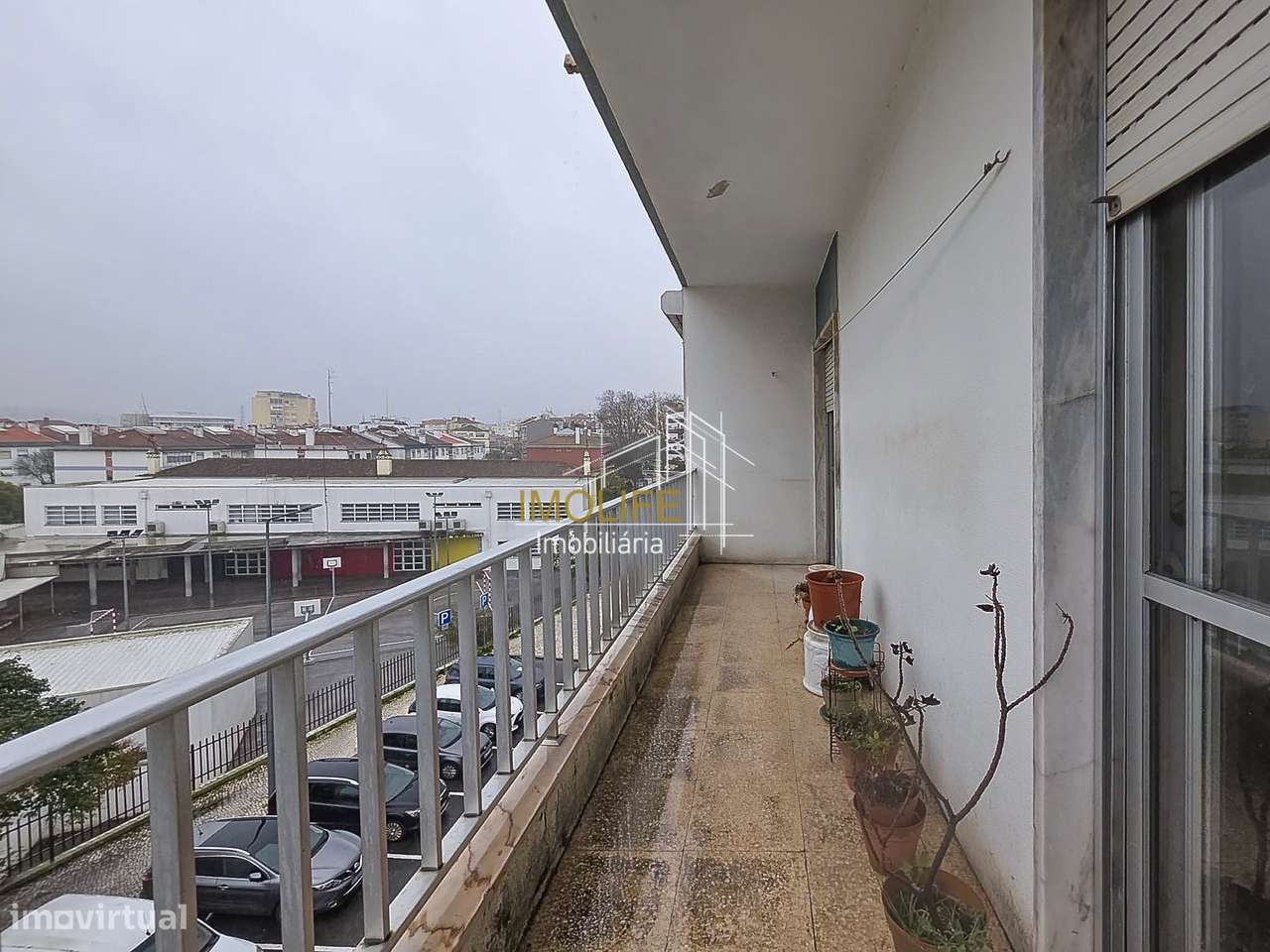 Apartamento T2 com varanda-9