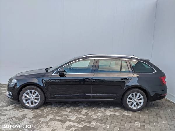 Skoda Octavia Combi 2.0 TDI DSG Style - 2