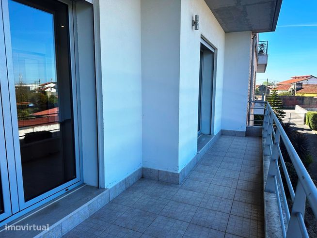 Apart amento T.4 - Eq., cond. c. piscina e p. infantil, Marinha Grand-29
