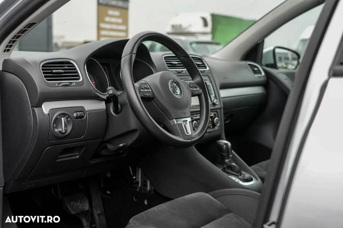 Volkswagen Golf 2.0 TDI DPF DSG Highline - 10