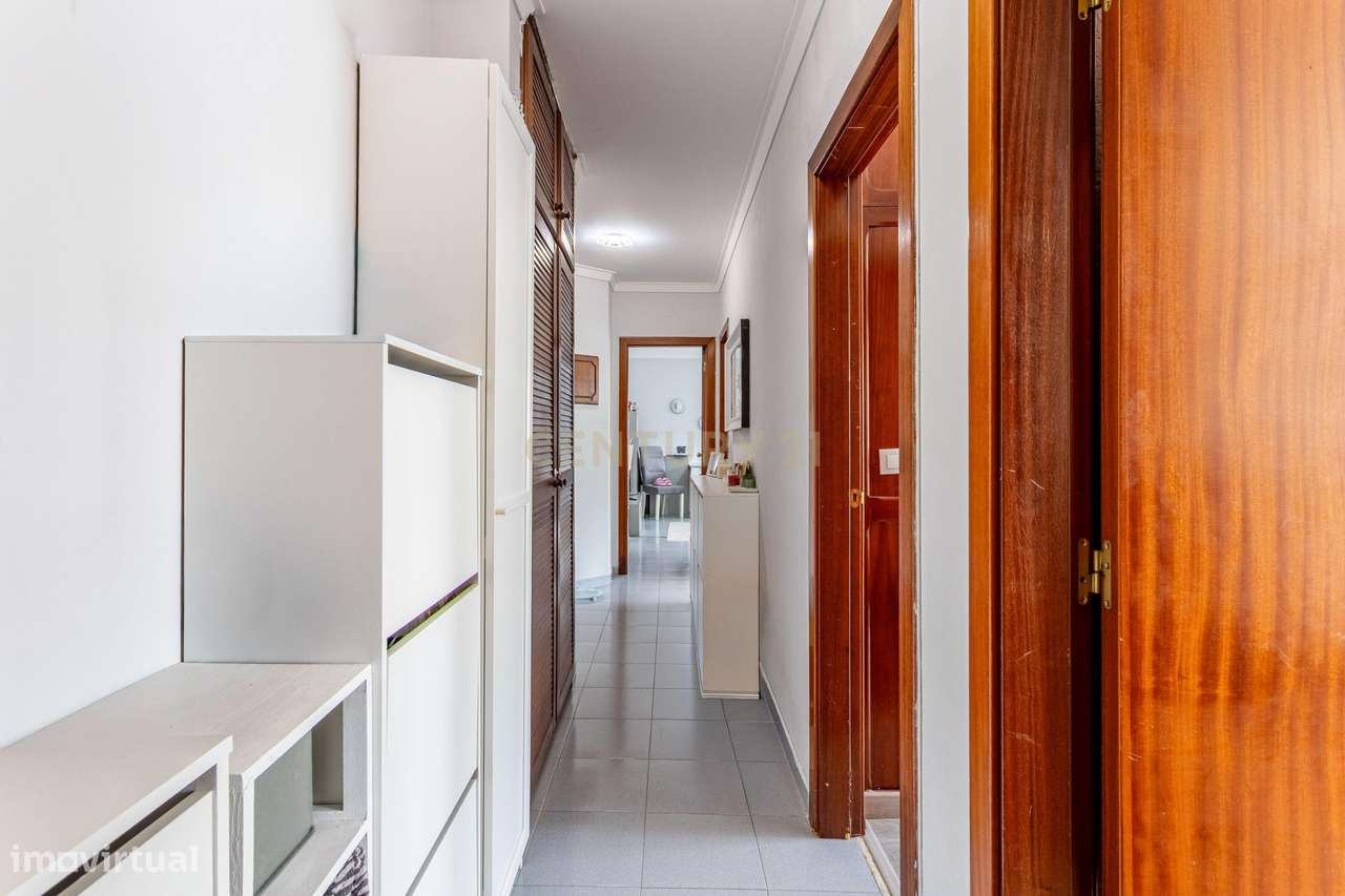Apartamento T2 na Quinta da Maranhota em Vialonga-7