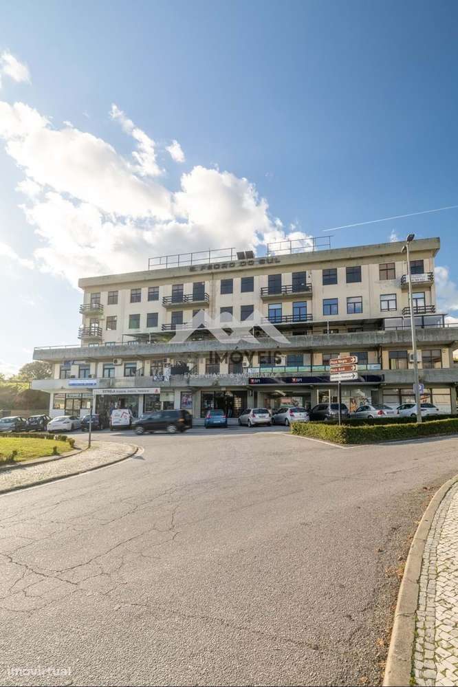 Loja | Centro Comercial S. Pedro do Sul | Luz Natural | Duas frentes S-12