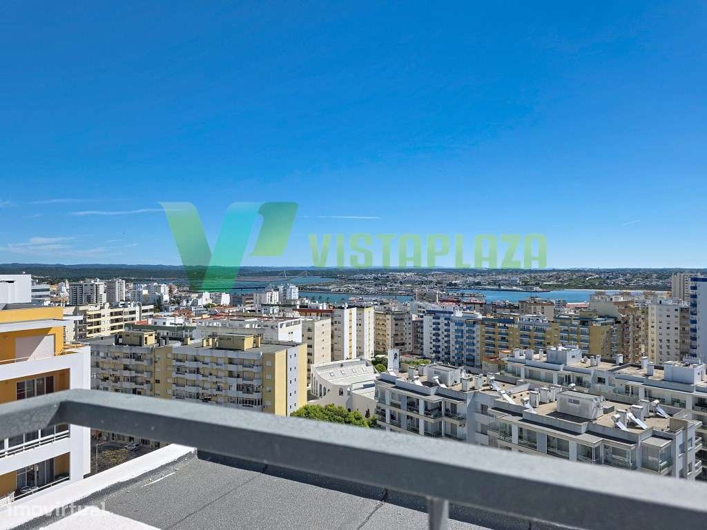 Apartamento Duplex com Terraço e Vista Panorâmica, piscina e garage...-45