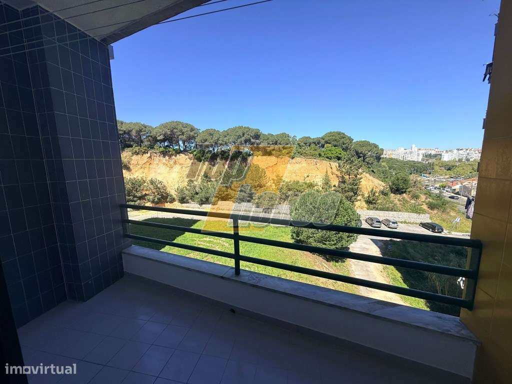 Apartamento T3 com arrecadação - Parque da Paz-22