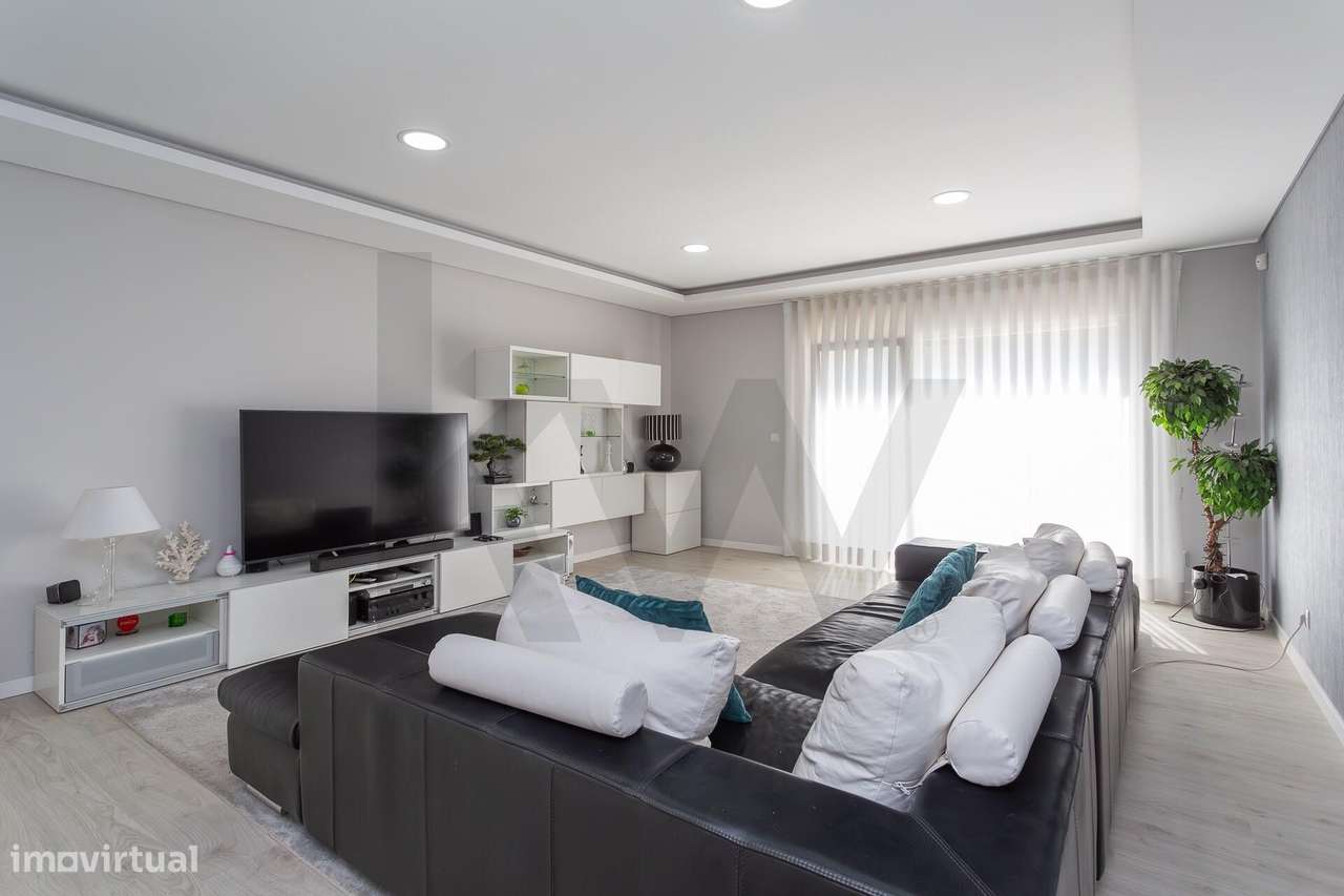 Moradia T4 com piscina, Quinta de Valadares - Grande imagem: 5/39