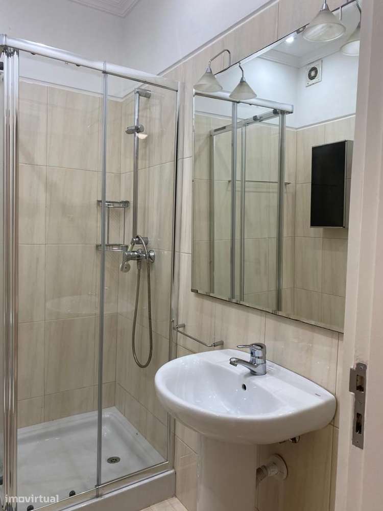 Apartamento T1 mobilado e com cozinha equipada - Grande imagem: 3/12