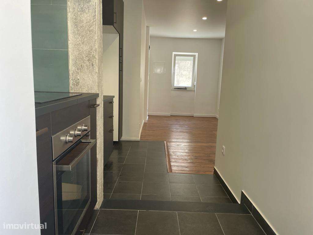 T2 remodelado para arrendar no Dafundo - Grande imagem: 5/18