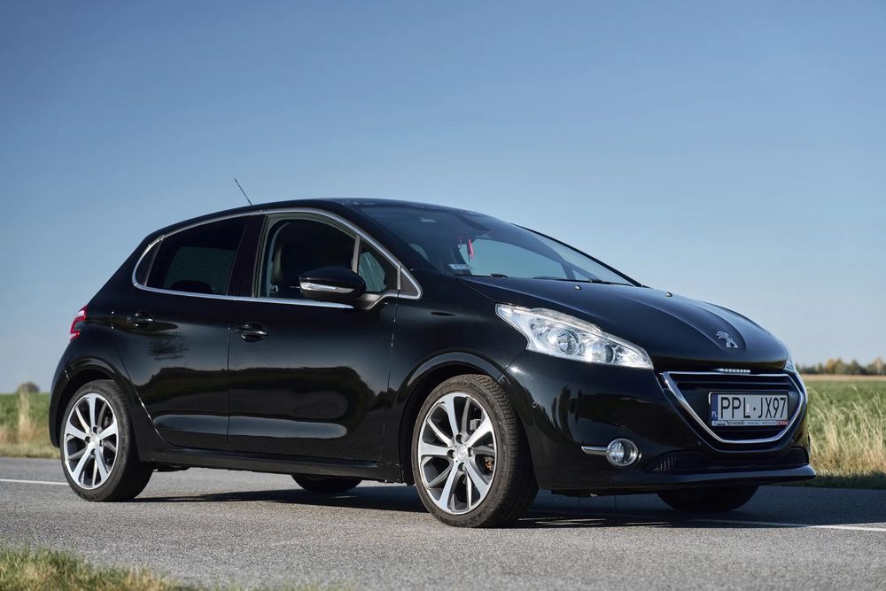 Peugeot 208 I e-HDi 115 Stop&Start Allure 2013