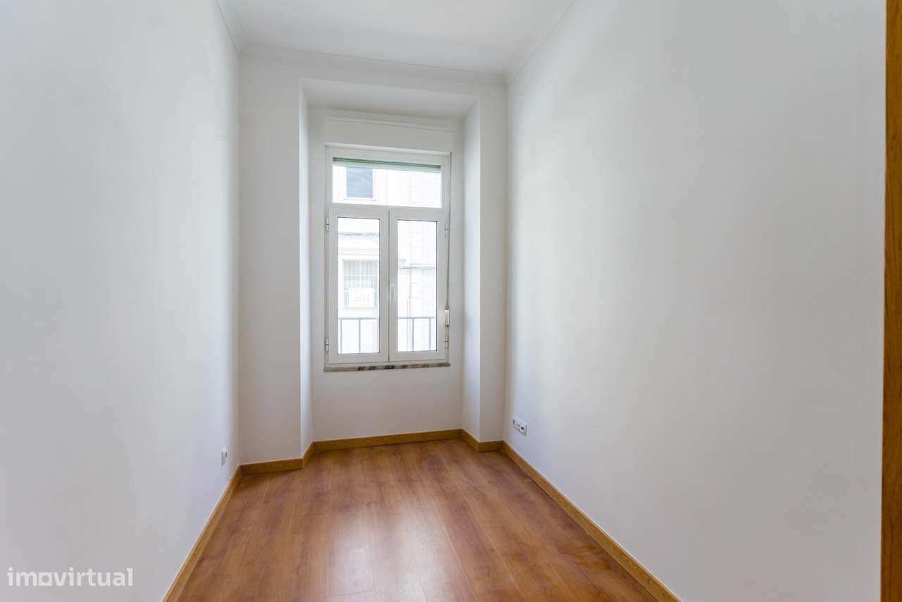 T2+1 pronto a habitar no centro de Lisboa!-24