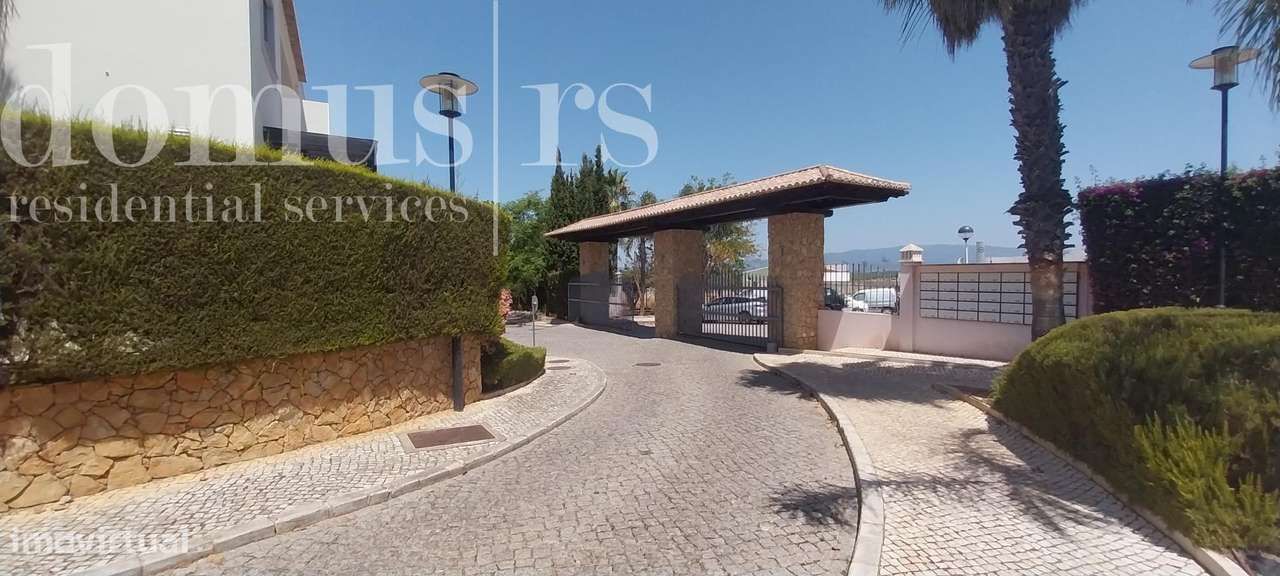 Apartamento em condomínio fechado no Alvor-15