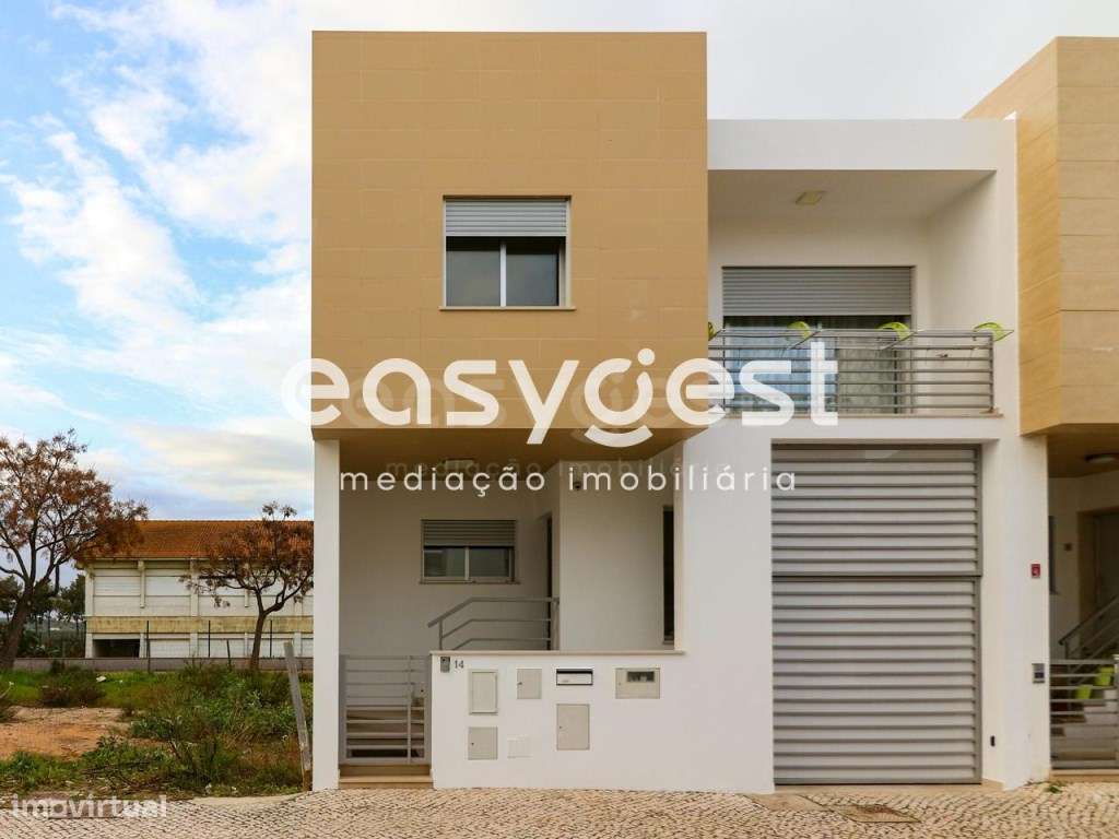 Moradia Geminada, T3 com cave em Vila Real de Santo António - Grande imagem: 2/37