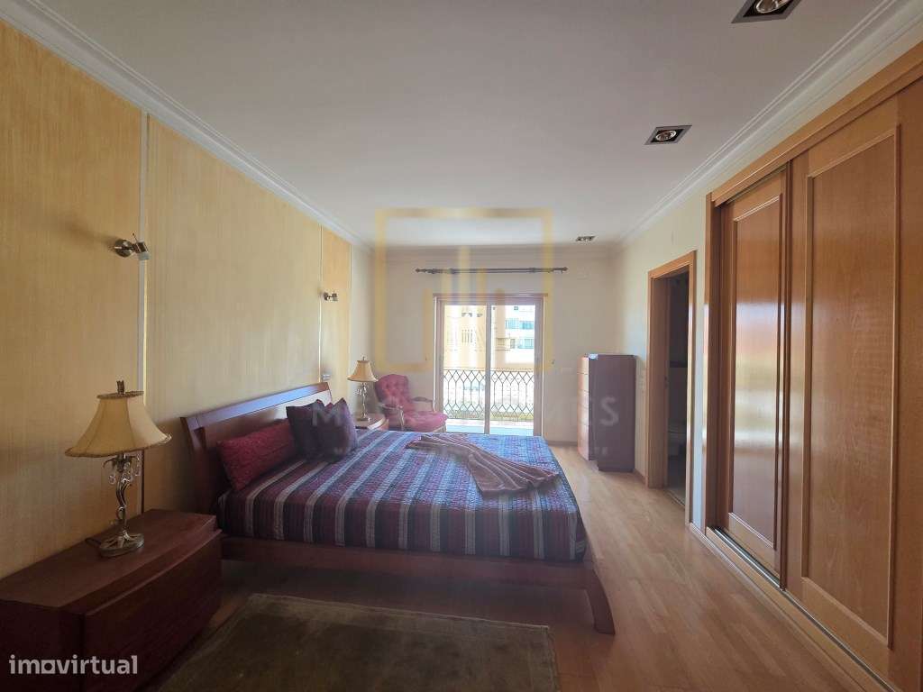Moradia T5 com piscina + Apartamento T3, em centro de Lagoa (Algarve)-38