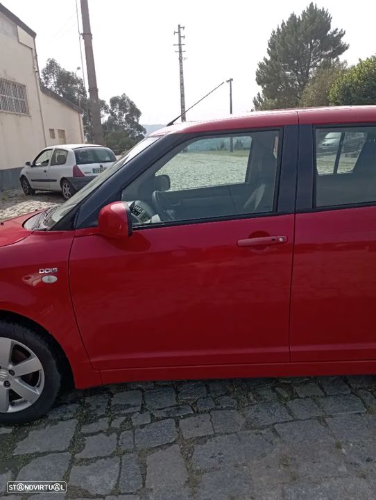 Peça - Porta Frente Esquerda Suzuki Swift 2009