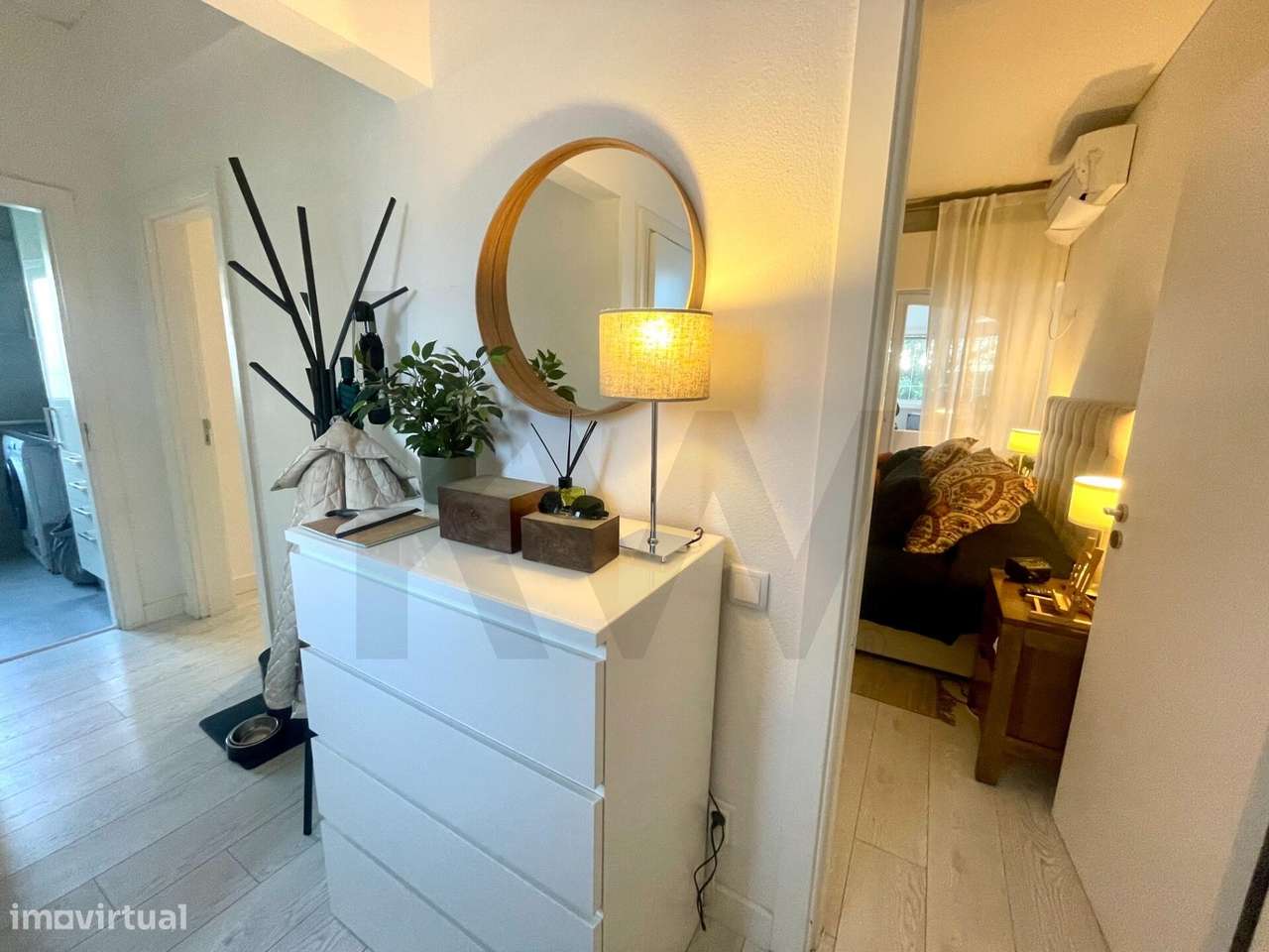 Apartamento renovado no centro do Estoril com estacionamento e jardim - Grande imagem: 4/27