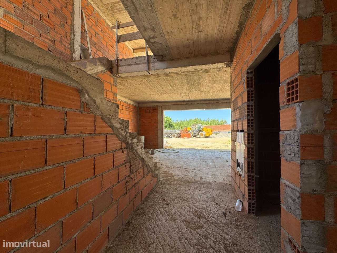 Nova Moradia T4 com Piscina na Vila de Azeitão-23