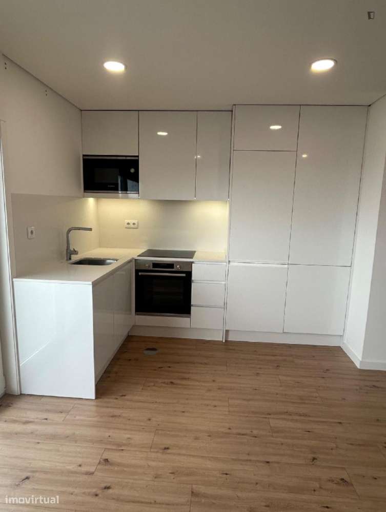 Apartamento com 1 quartos - localizado em Madalena Porto - Grande imagem: 3/6