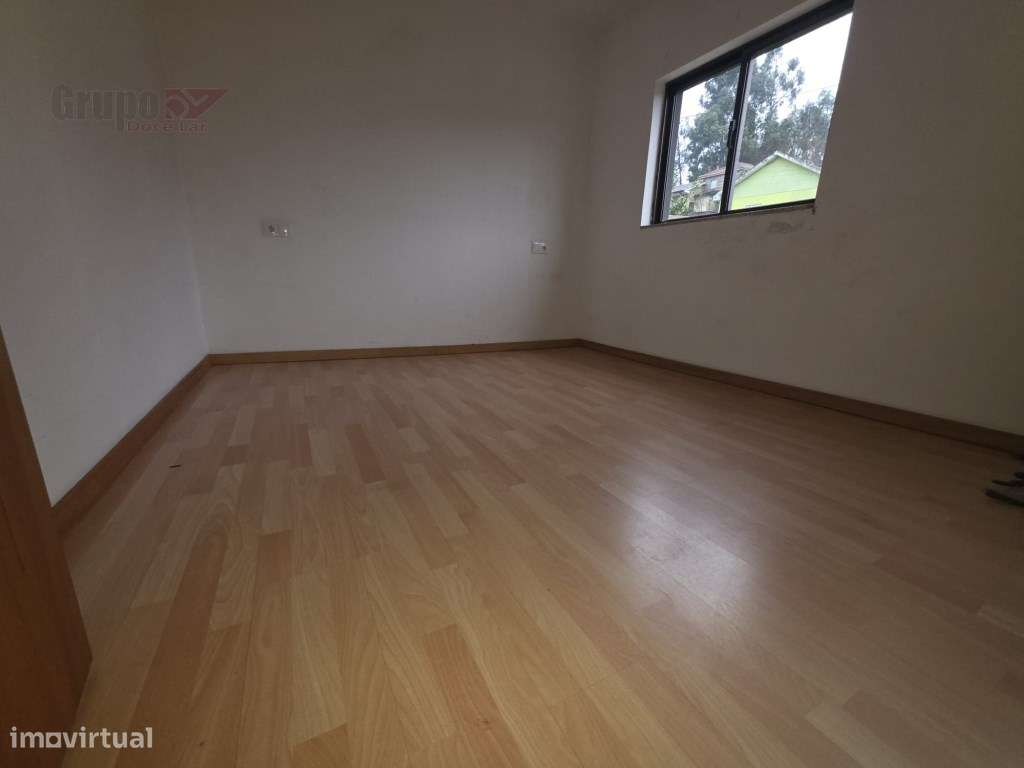 Moradia T3 com Armazém de 300m² - O Equilíbrio Perfeito entre Habit...-18