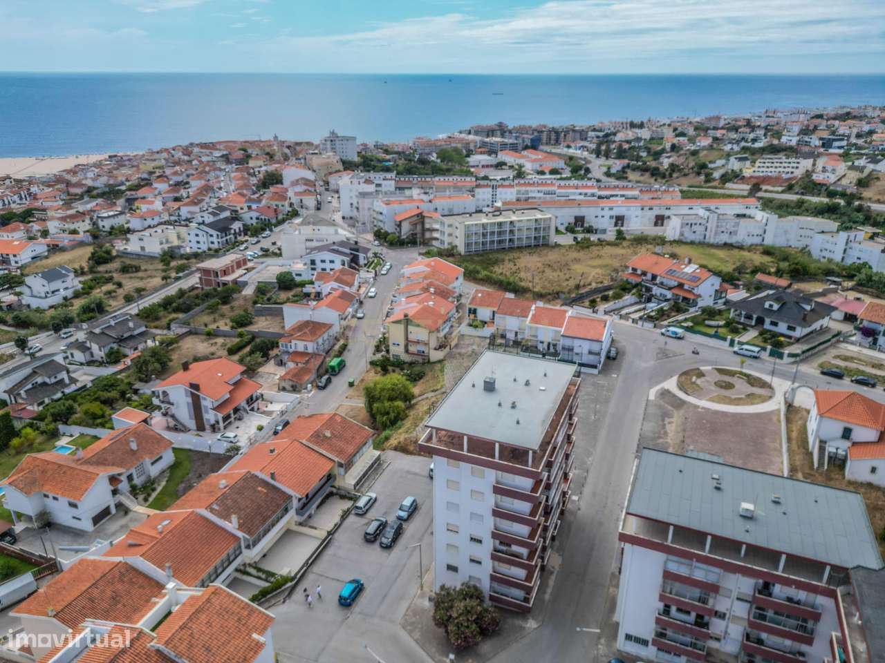 Apartamento T3 em Buarcos, a 900 metros da Praia, com elevador e excel-34