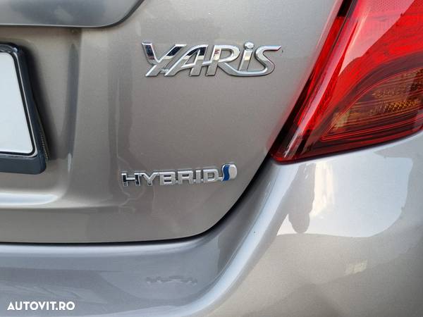 Toyota Yaris 1.5 VVT-i HSD Sol - 13