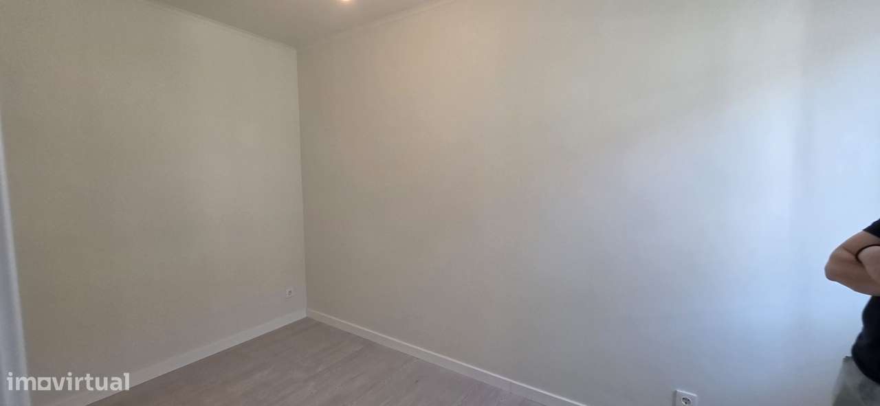 Apartamento T2 Remodelado em Lisboa - Oportunidade Imperdível!-16